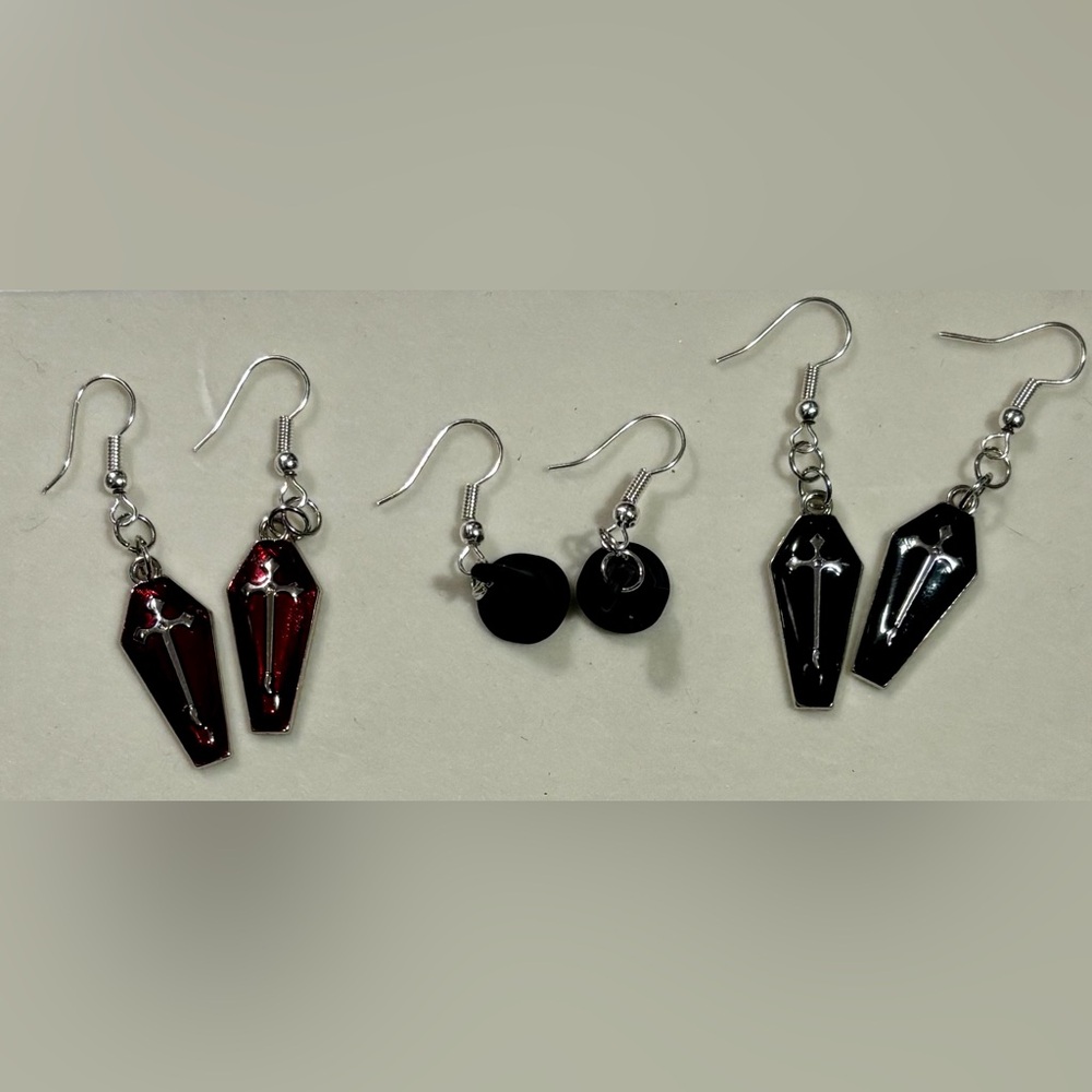 🎁Handmade Black and Red Coffin and Witch Hat Earrings